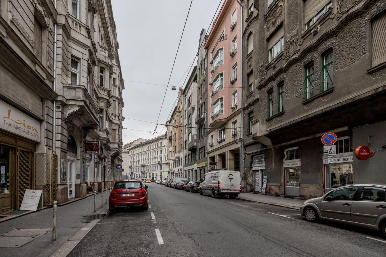 Downtown Charm In Budapest Esterno foto